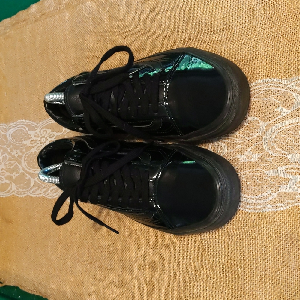 Vans Old Skool Studs Sidewall Men's Sneakers Sz 7.5, Patent Leather, Black - Picture 2 of 6